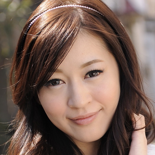 小野麻里亜