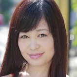山岡真理