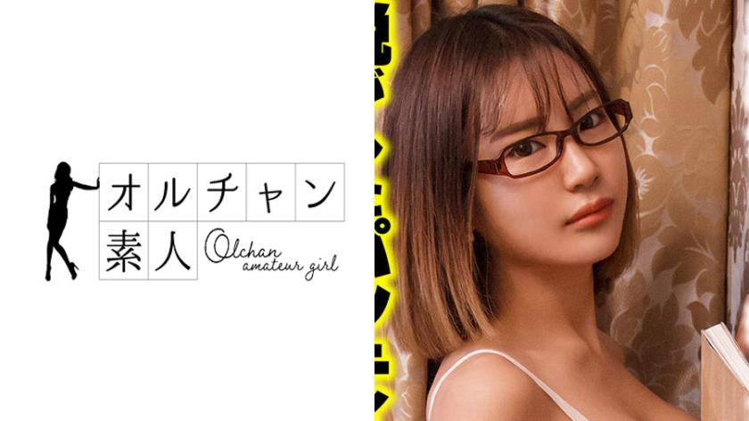 The mysterious girlfriend I found in Korea, who reads in the rain, has visuals that rival those of an idol and an incredibly slim waist! I take her down with a shy play of smelling the panties she took off!