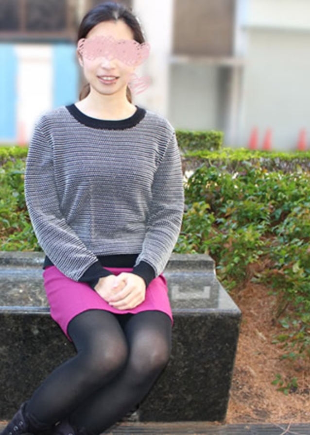 นักศึกษาสาวจริงจังคนหนึ่ง ฉันโพสต์ลงโซเชียลมีเดียและได้พบกับนักศึกษาสาวเงียบๆ จริงจังคนหนึ่งที่เรียนดนตรี แต่เธอก็ซุกซนพอที่จะปล่อยน้ำออกมาได้! - มาริ นิชิจิมะ