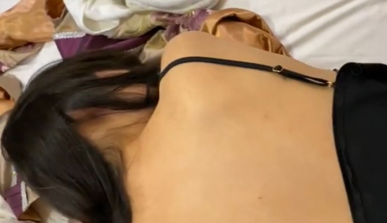 背著未婚夫出來玩,原來小穴早就癢到不行了!