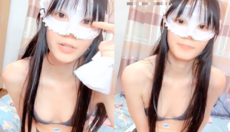 氣質妹妹玩穴穴,哥哥你有聞到陰道的味道嗎?
