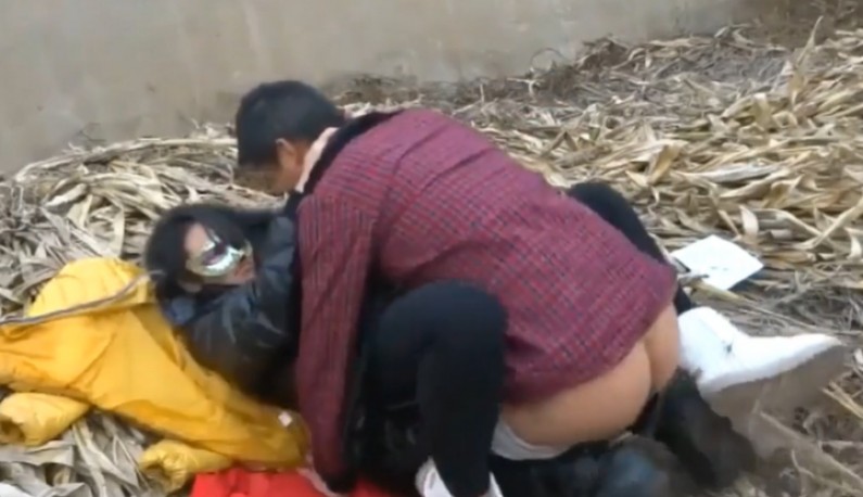 靦腆小農婦平常愛愛不戴套,但和外地小哥約操時就要保護自己!
