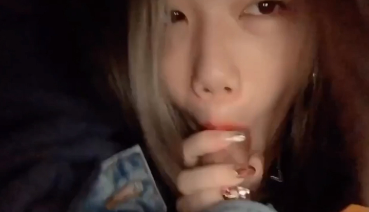 [Đài Loan] SWAG dụ dỗ một tài xế tham gia một cuộc chiến ô tô kéo dài một phút, sau đó cởi quần của tài xế và bắt đầu chơi nhạc cụ