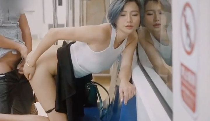 [台灣] SWAG miohot～在電車上與粉絲天雷勾動地火