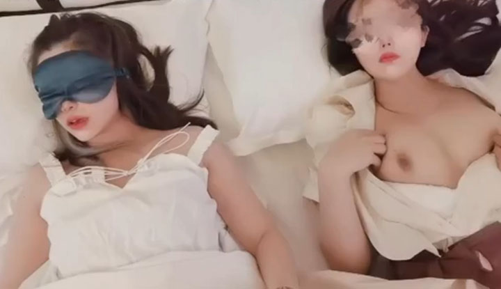 猜猜哪個是我女友~和女友的閨蜜一起三人行