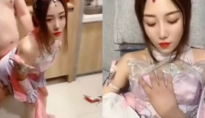 操了個漂亮妹子~快看看鏡子裡的自己有多騷