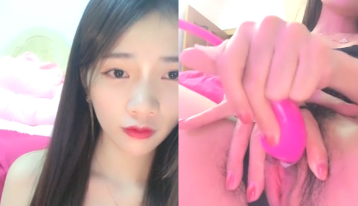 氣質女神孤單在家,只好直播自慰陪網友~
