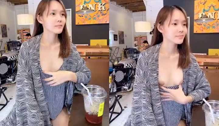 โป๊ไทย น้องคิมมี่ลูกครึ่งไทยเปิดนมในคาเฟ่ kkimkkimmy โนบลาเขี่ยหัวนมโชว์คนในร้านxxx นมใหญ่หัวนมชมพูน่าดูดให้แดง