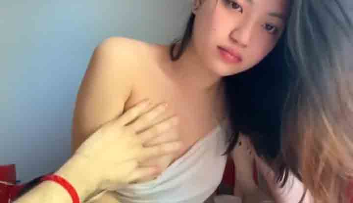 [台灣] 情侶做愛自拍問妹子肉棒大不大～已經射了妹子要求繼續操