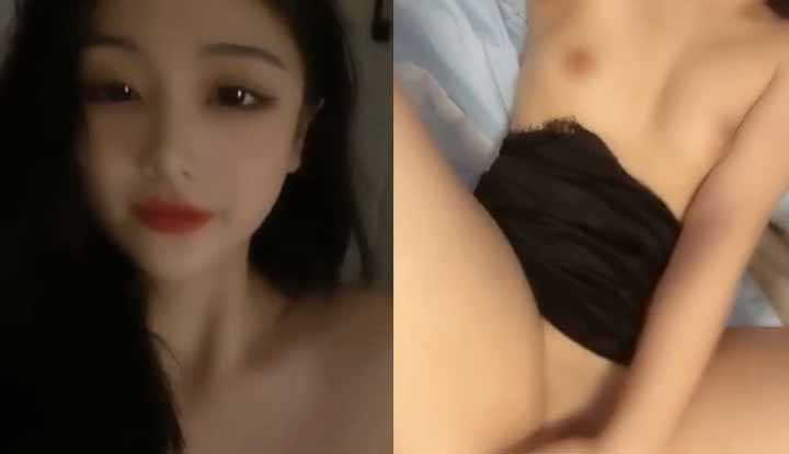 The sexy goddess strips off her clothes, shows her breast, opens her legs and plays with her pussy, showing her graceful figure generously~