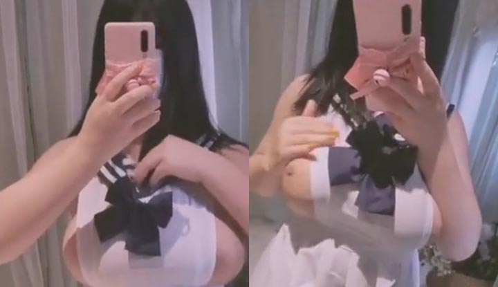 網紅尤物巨乳小美女【奶喵九九醬】如此淫蕩的學生福大奶直接掉出來