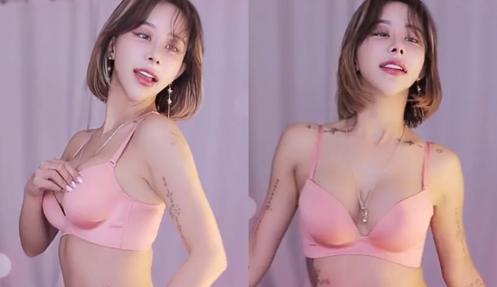 [Korea] Sexy lingerie dance live broadcast~Big boobs shaking almost revealing nip slip