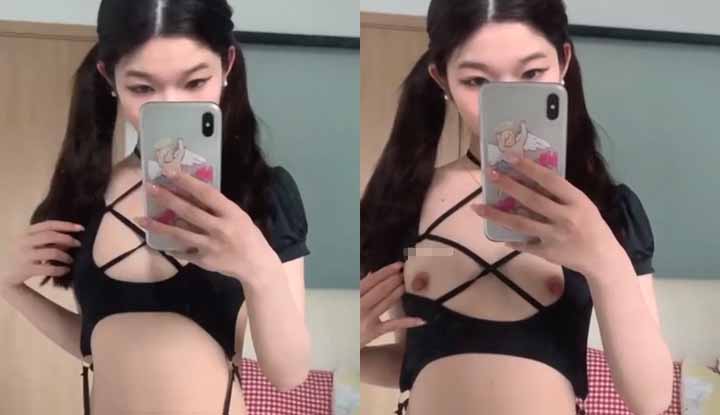 Estudante sexy fazendo selfies ~ Será que está muito provocante usar assim?