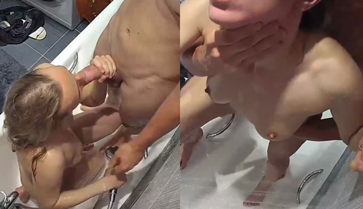 Aparentemente só queria tomar banho, mas acabou transando na banheira.