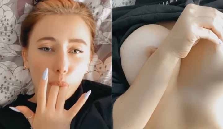 [Ocidental] O mestre arilaviee do site~ Já faz muito tempo que não consigo marcar um encontro casual, então só consigo me divertir lambendo meus dedos.