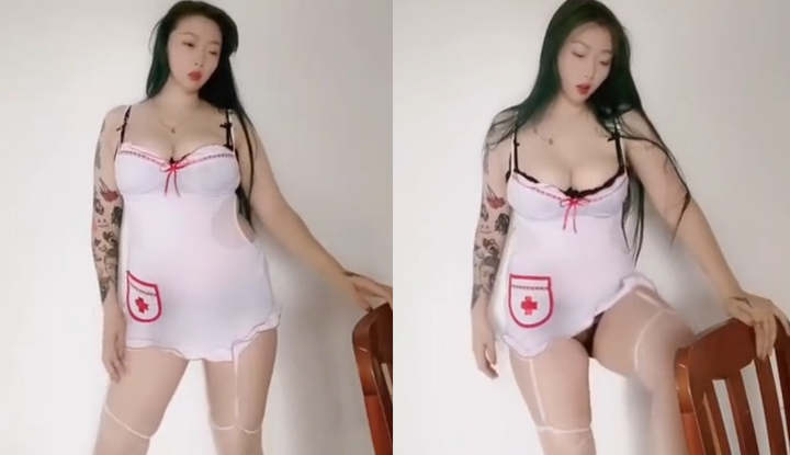 น้องสาวสุภาพสตรีผู้ชรีย์ขนาดใหญ่ของซิน ผู้ป่วยต้องการพยาบาลหน้าอกใหญ่ในการรักษา