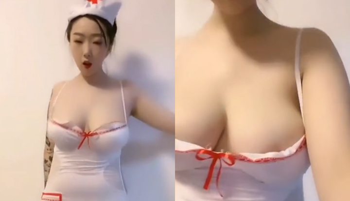 Người chị to lớn khỏe mạnh với đôi bàn tay nhạy cảm Nữ y tá ngực bự giúp chữa bệnh cho bạn