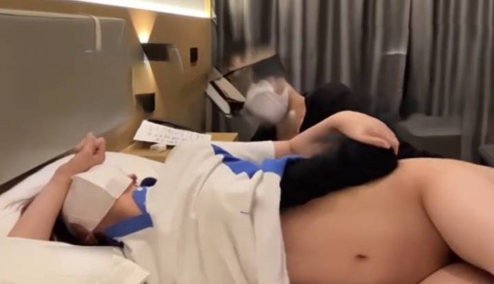 ฉันได้จ่ายเงินให้คุณแล้ว โปรดมาทันเวลาและให้ฉันจัดการด้วยตัวเอง