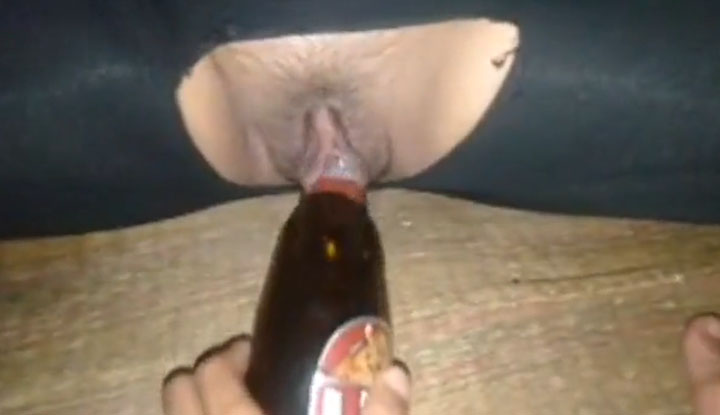 Having sex with a beautiful, tight pussy of a friend until she moans and screams in pleasure until she reaches climax.