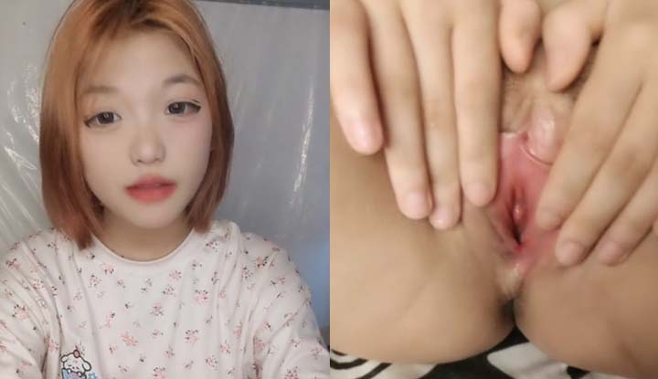 Cô gái siêu dịu dàng với mái tóc ngắn và lúm đồng tiền, nụ cười ngọt ngào và bộ ngực đẹp trắng trẻo kiểu hàng xóm, âm hộ hơi có lông và siêu hồng