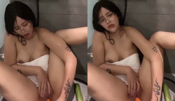 [泰國] 騷女孩最愛紅蘿蔔了！有得吃又有的爽～