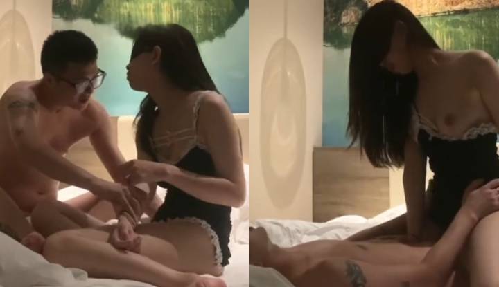 Vị khách thiếu kiên nhẫn ngay lập tức muốn thọc que thịt của mình vào lỗ của tôi.