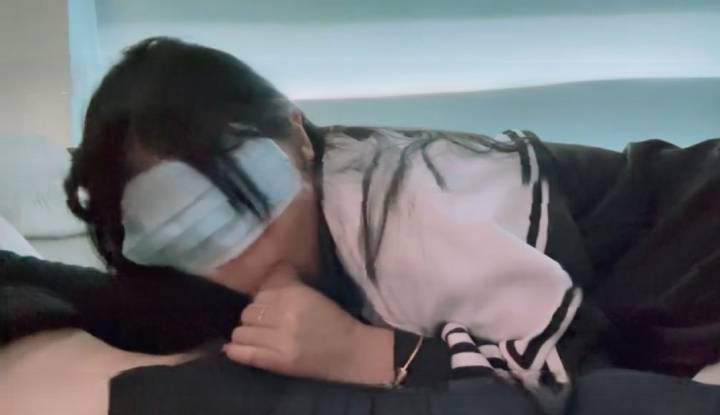 老師的雞巴好美味,想一直跟老師在一起
