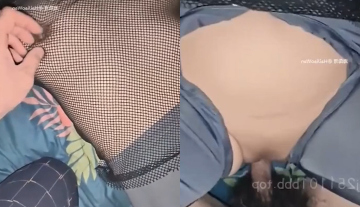 ไห่เจียว น้องสาวพรีเมี่ยมของเทพแห่งรักต้องห้าม: ขณะที่แฟนของเธอไม่อยู่ เธอสวมกางเกงในก้นแบบไร้การถูไถ และถูกแอบถ่ายจนควบคุมเสียงครางลามกของตัวเองไม่ได้ ร้องครวญครางไม่หยุด