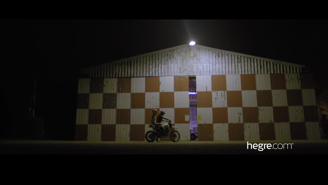 (เลสเบี้ยน) GO WEST YOUNG GIRL, 4K-