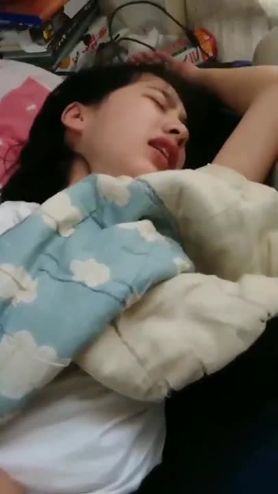 ปลุกแล้วไม่ตื่น เลยจับเบ็ดหีซะเลย