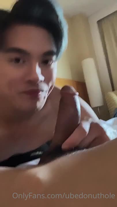 (Gay)who_wants_to_give_me_a_facial____2