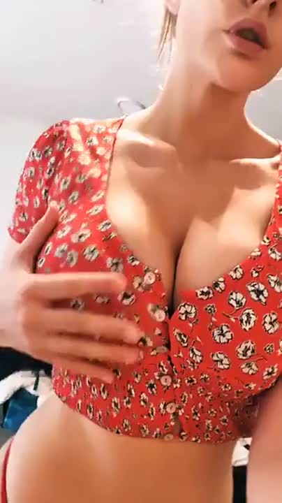 [Onlyfans] Mia Melano Pornstar, top level, come to play, full of meat, milk and eggs!! (78)