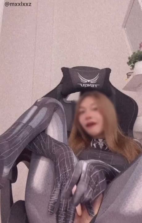 [OnlyFans] เจ้าแมวส้ม ยัดโด้คาชุดสไปเดอร์เกิร์ล