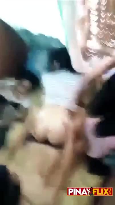 Pumila Ang Mga Tropa Para Turukan ng Vaccine si Girl