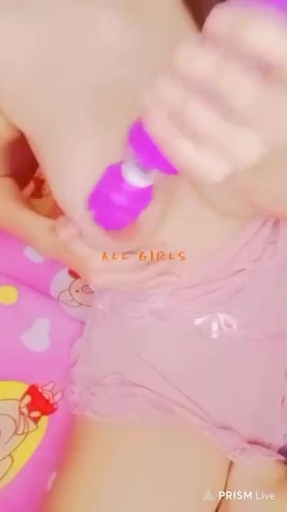 หลุดOnlyfans น้องลูกศร ใช้เครื่องสั่นถูรูหีช่วยตัวเอง