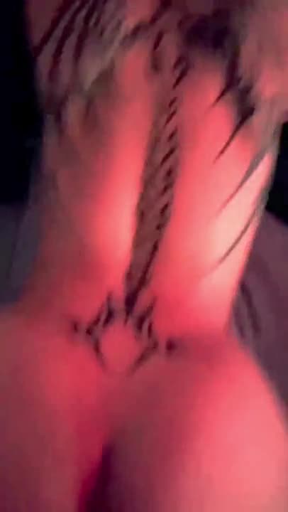 ntatmii วัยรุ่นไทยน่ารักสักลาย จับผัวโม๊กควยแล้วเจอโก่งหีเย็ดท่าหมา กระแทกหีรัวๆ ร้องลั่นห้อง