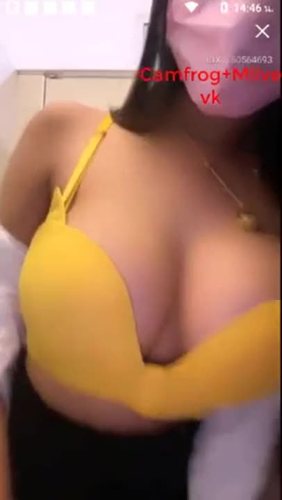 mlive nong mi idx-50564693, beautiful, big breasts, sexy figure, live broadcast in a shopping mall bathroom, undressing, spreading her legs, masturbating, shaking and teasing.