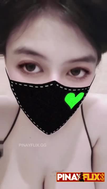 คุณจะต้องพอใจกับหน้าอกที่สุขภาพดีของไอดอล