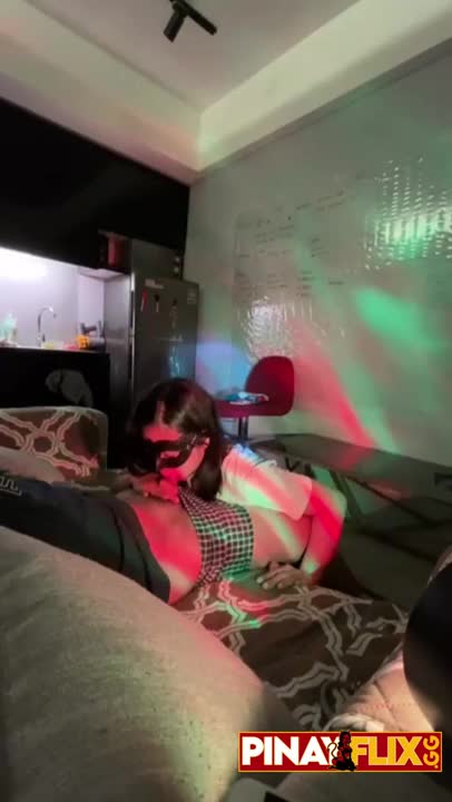 คืนนี้โรเจอร์คือเจ้านายของเจนนิเฟอร์