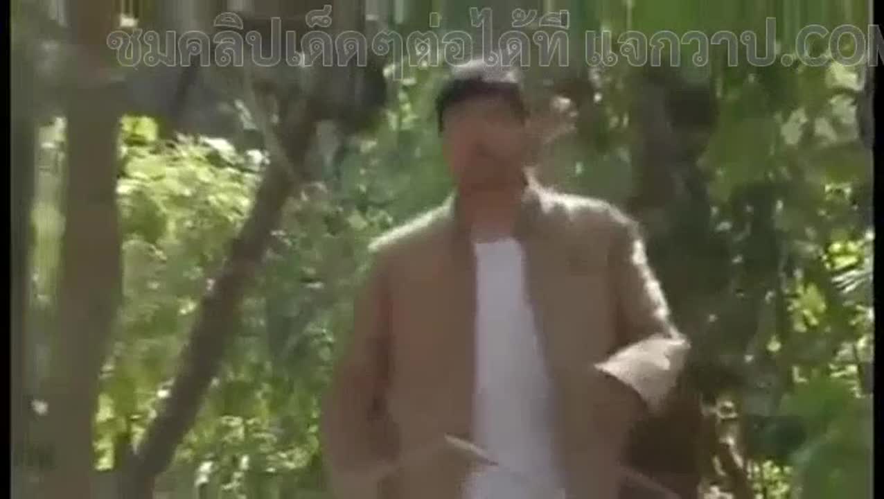 ในภาพยนตร์ไทยเรื่อง "เมียผี" (2011) นำแสดงโดยบิบิ โยสิตา ชายหนุ่มผู้ใคร่รู้ตกหลุมรักผีที่ผูกคอตาย พวกเขาใช้เวลาทุกคืนร่วมกันร่วมเพศทางช่องคลอดของกันและกัน โดยไม่รู้ว่าเธอเป็นผี เขาจึงแหย่ช่องคลอดของเธอและเย็ดเธอ ทำให้เธอครางอย่างมีความสุข เขาจะเปิดเผยความจริงหรือไม่? เขากำลังร่วมเพศกับเมียผี หนังโป๊, หนัง 18+, คลิปโป๊, คลิปหลุด INWPORN.COM