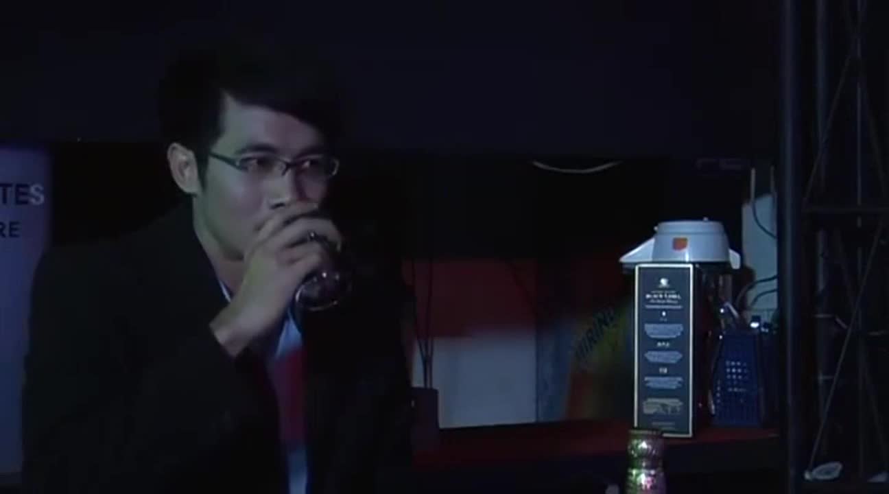 ชมหนังโป๊ชื่อดัง "รักร้ายลายมังกร" นำแสดงโดยสองสาวสุดเซ็กซี่ ณัฐ เกศริน และ เอมมี่ แม็กซิม เรื่องราวของชายผู้มั่งคั่งมีภรรยาหลายคน ผู้มีหน้าอกใหญ่และก้นใหญ่ ก่อนที่เขาจะได้สาวคนใหม่ เขาจึงได้เย็ดหีเธออย่างแรง จนเธอครางเสียงดังลั่น หนังโป๊, หนัง 18+, คลิปโป๊, คลิปหลุด INWPORN.COM