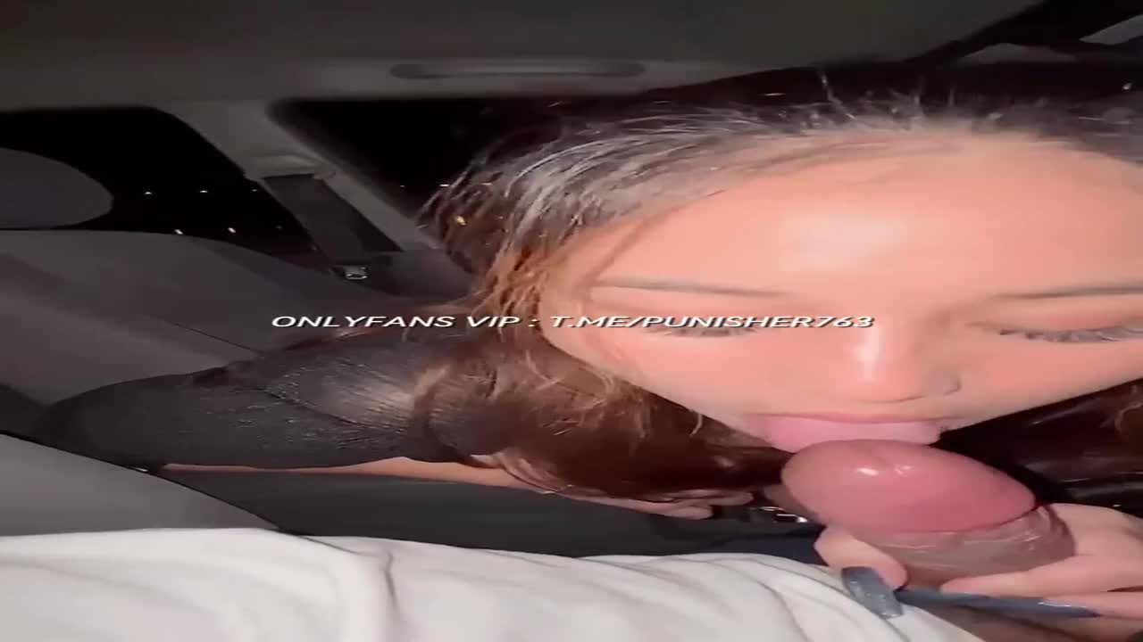 เจนนี่พาแฟนหนุ่มไปที่รถเพื่อมีเพศสัมพันธ์ jennny2118 สาวผิวขาวน่ารักที่กระตือรือร้นเรื่องเพศ พาแฟนหนุ่มไปขับรถเล่น และจอดรถในที่เปลี่ยวเพื่อมีเพศสัมพันธ์กัน (ทวิตเตอร์ XXX) พวกเขาทำออรัลเซ็กส์ให้กันและกันอย่างมีความสุข เธอนั่งอยู่เบาะหลัง และทั้งสองมีเพศสัมพันธ์กันอย่างเร่าร้อนจนกระทั่งเขาหลั่งน้ำอสุจิเข้าไปในตัวเธอ (คลิปโปร์น, 18+, คลิปหลุด INWPORN3.COM)